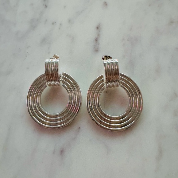 Chic Minimalist Earring Bundle (Two Pairs) ✨ - Picture 3 of 4